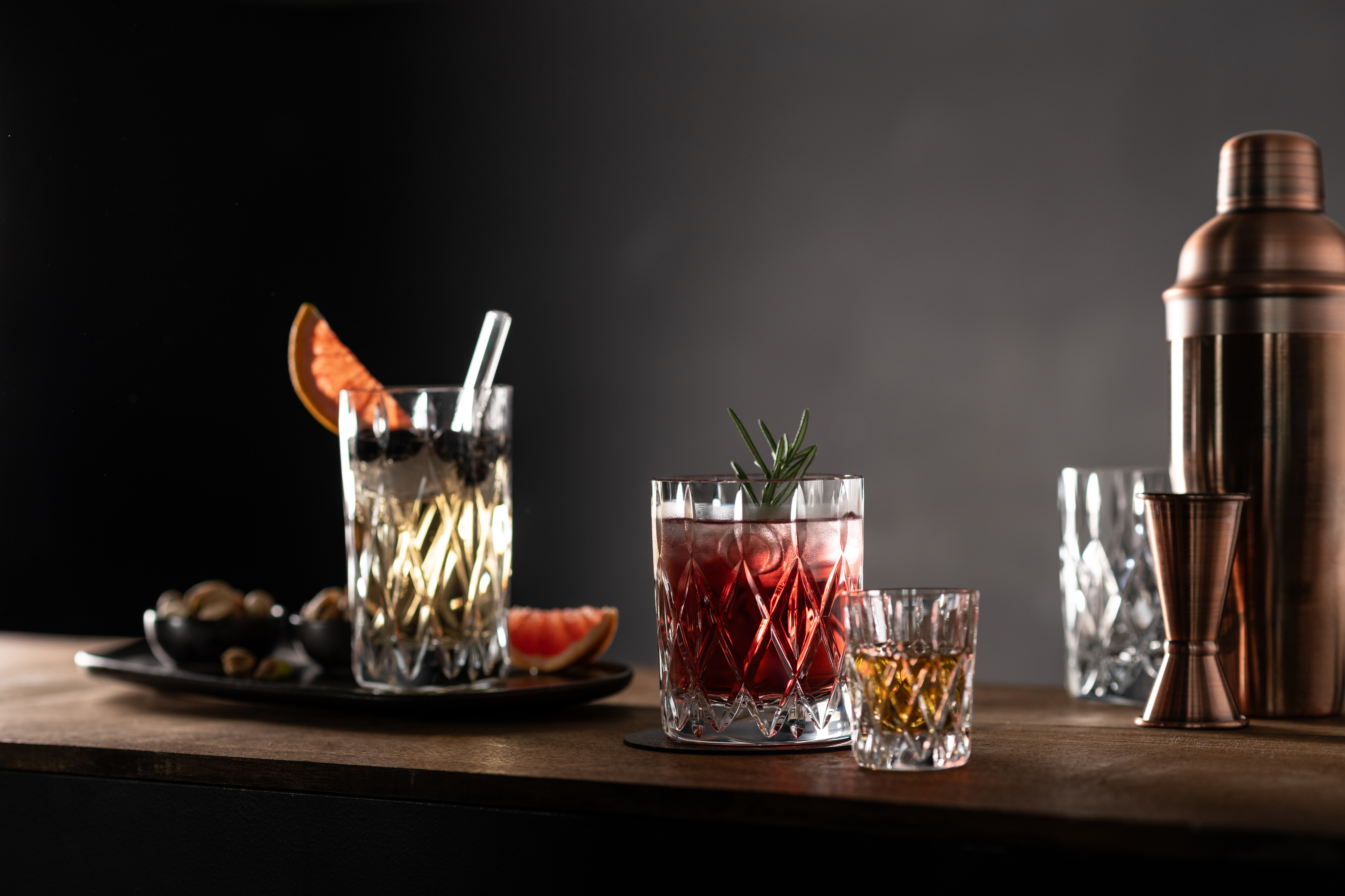 Gezeigt wird ein Produkt der Schott Zwiesel Age Serie. Es ist ein modernes Glas mit stilvoller Form.